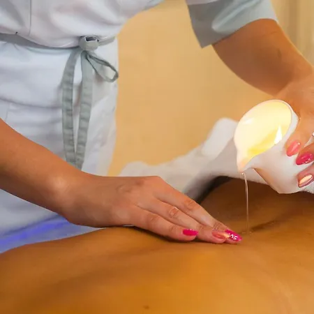 Ξενοδοχείο με διαμερίσματα & Mirabel