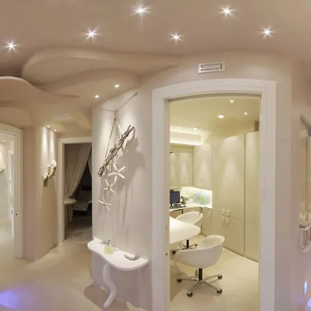 Ξενοδοχείο με διαμερίσματα & Mirabel