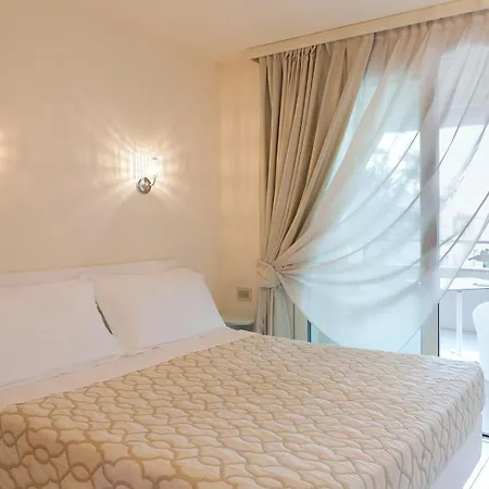 & Mirabel Aparthotel 3*