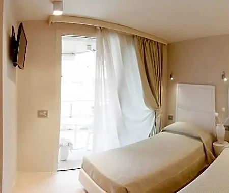 & Mirabel Apart-hotel 3*
