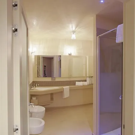 Ξενοδοχείο με διαμερίσματα & Mirabel 3*