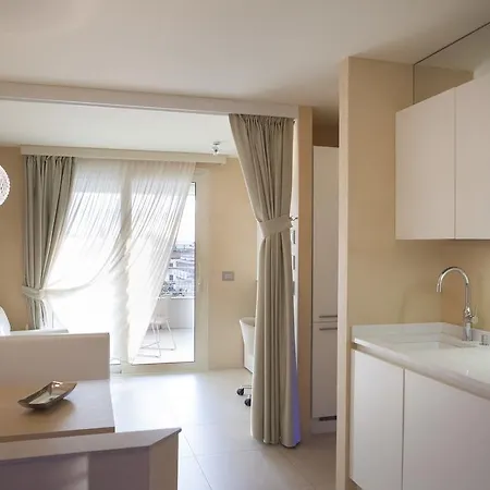 Appart hôtel & Mirabel 3*