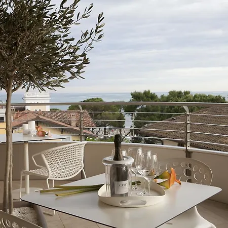 Ξενοδοχείο με διαμερίσματα & Mirabel Γκράντο