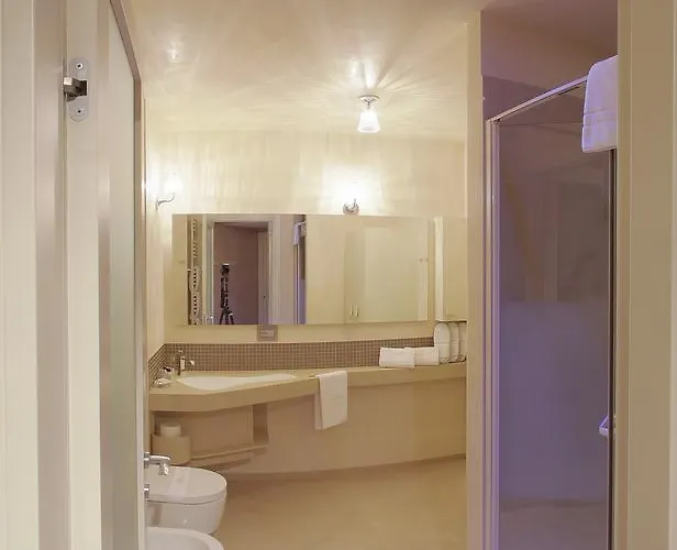 Apartmanhotel & Mirabel 3*